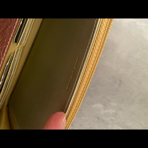 Chanel rainbow reissue wallet on chain - Picture 12 of 16